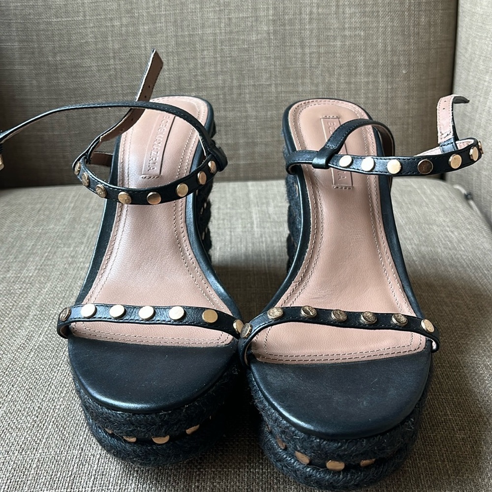 Bcbgmaxazria platform